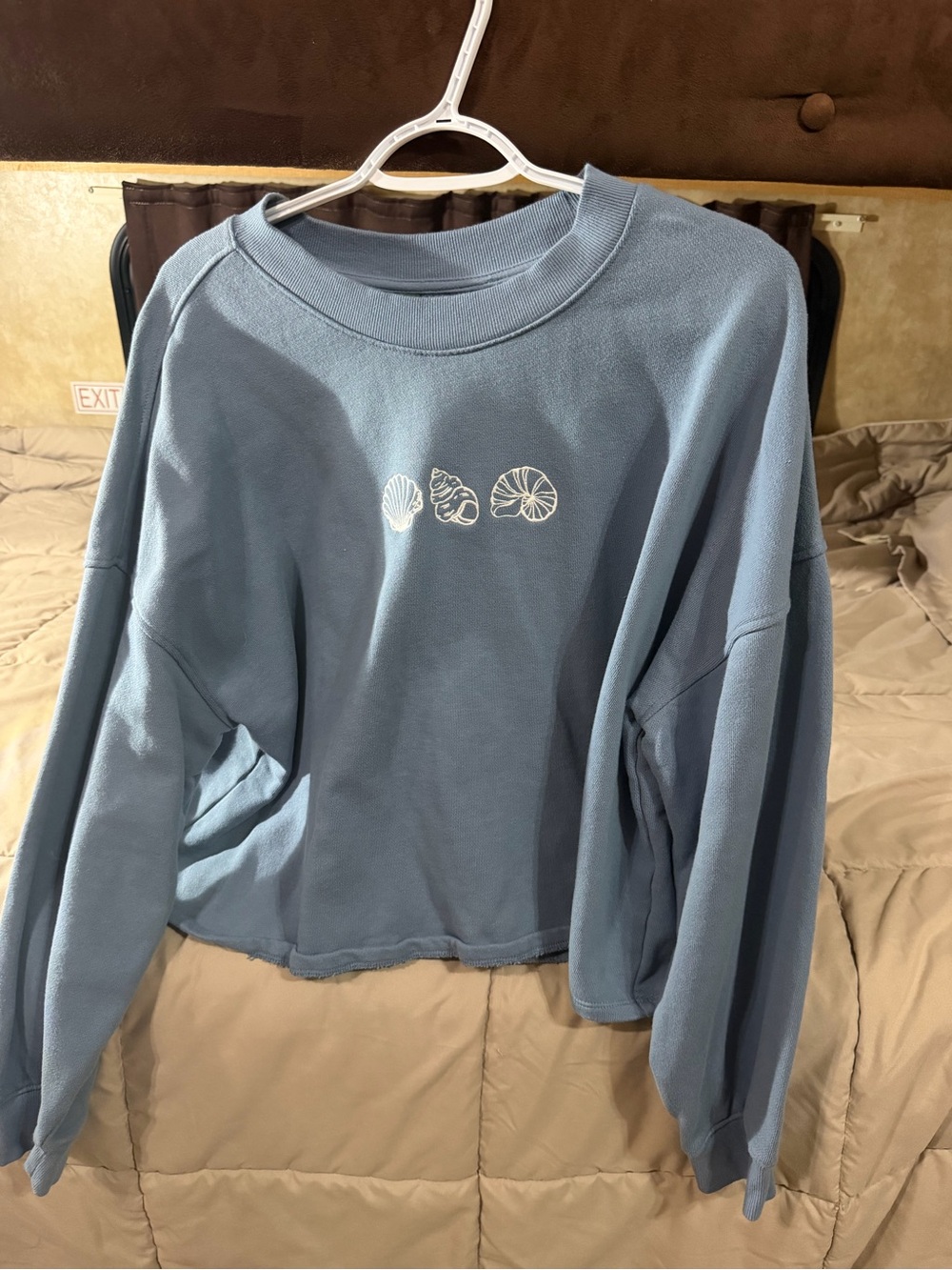 wild fable Blue Cropped Sweatshirt with White Seashells